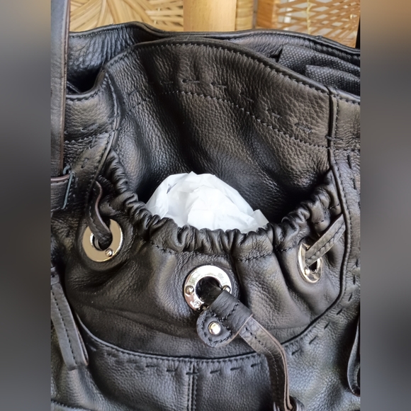 NWOT Elegant Black Leather Handbag With Dust Bag - Picture 2 of 9